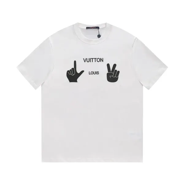【2026】【LOUIS VUITTON 公式旗艦店】 ルイヴィトン Tシャツ ご好評に付き再入荷! 【2026】【LOUIS VUITTON 公式旗艦店】 ルイヴィトン Tシャツ ご好評に付き再入荷!