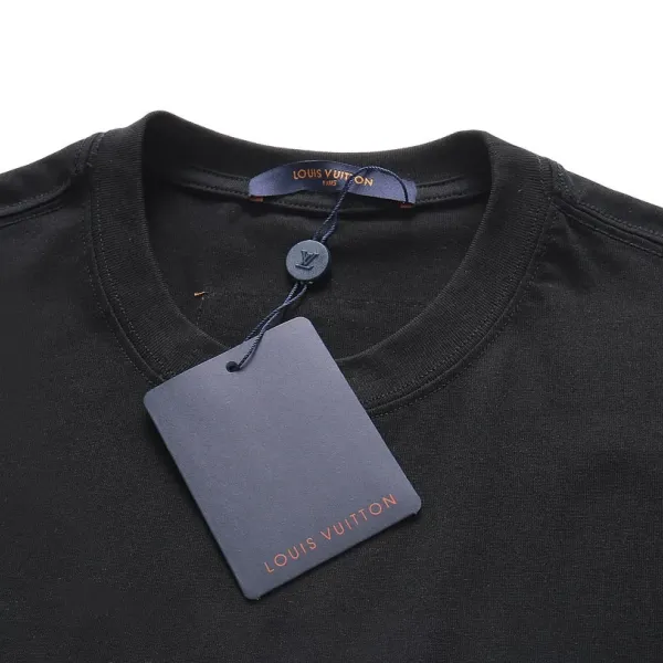 【2026】【LOUIS VUITTON 公式旗艦店】 ルイヴィトン Tシャツ ご好評に付き再入荷! 【2026】【LOUIS VUITTON 公式旗艦店】 ルイヴィトン Tシャツ ご好評に付き再入荷!