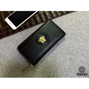 【2026】【VERSACE 公式旗艦店】ヴェルサーチ 財布 当日出荷 好評に付き再入荷!19*10*2.5CM 【2026】【VERSACE 公式旗艦店】ヴェルサーチ 財布 当日出荷 好評に付き再入荷!19*10*2.5CM