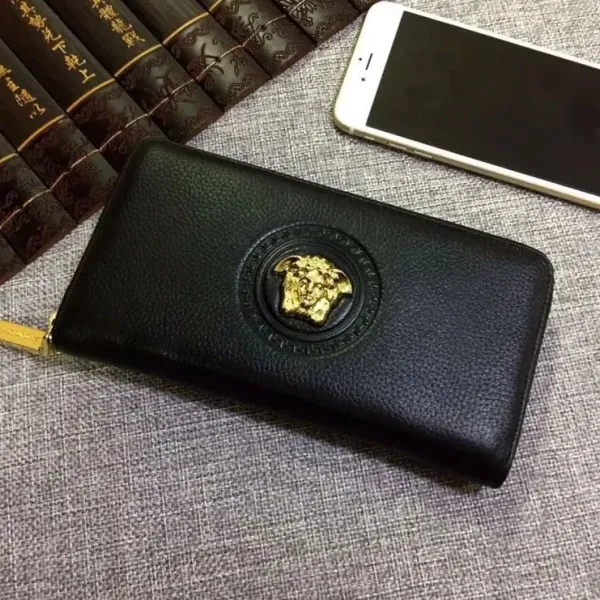 【2026】【VERSACE 公式旗艦店】ヴェルサーチ 財布 当日出荷 好評に付き再入荷!19*10*2.5CM 【2026】【VERSACE 公式旗艦店】ヴェルサーチ 財布 当日出荷 好評に付き再入荷!19*10*2.5CM