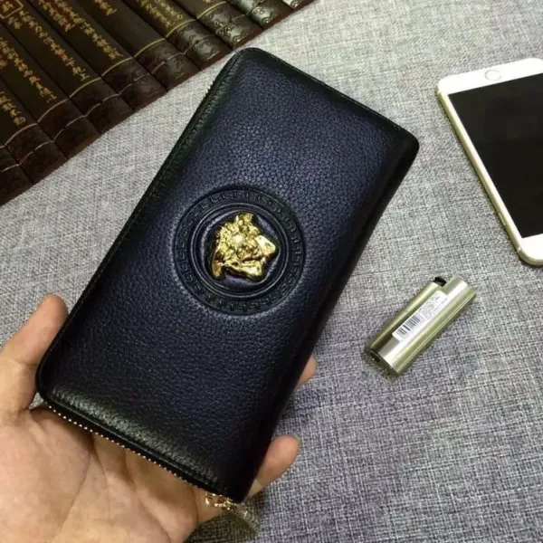 【2026】【VERSACE 公式旗艦店】ヴェルサーチ 財布 当日出荷 好評に付き再入荷!19*10*2.5CM 【2026】【VERSACE 公式旗艦店】ヴェルサーチ 財布 当日出荷 好評に付き再入荷!19*10*2.5CM