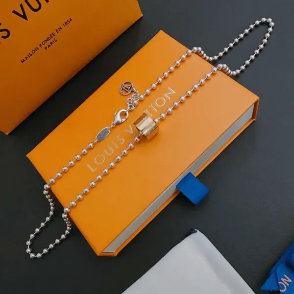 【2026】【LOUIS VUITTON】ネックレス、新しいネックレス万能シンプルファッションオーナメント 【2026】【LOUIS VUITTON】ネックレス、新しいネックレス万能シンプルファッションオーナメント