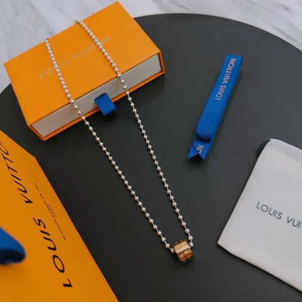 【2026】【LOUIS VUITTON】ネックレス、新しいネックレス万能シンプルファッションオーナメント 【2026】【LOUIS VUITTON】ネックレス、新しいネックレス万能シンプルファッションオーナメント