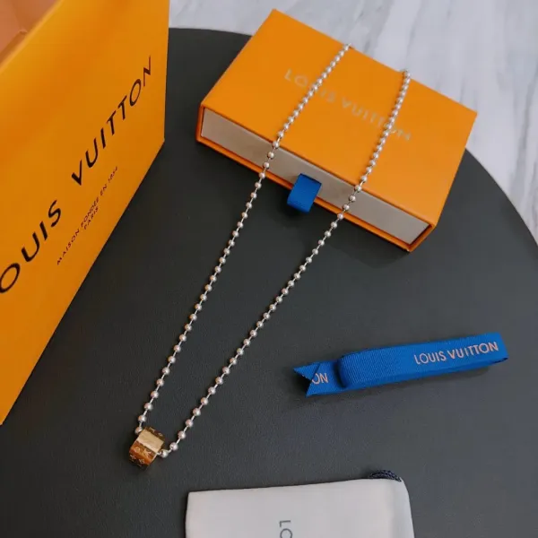 【2026】【LOUIS VUITTON】ネックレス、新しいネックレス万能シンプルファッションオーナメント 【2026】【LOUIS VUITTON】ネックレス、新しいネックレス万能シンプルファッションオーナメント