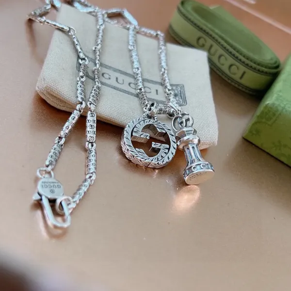 【2026】【GUCCI】ネックレス、新しいネックレス万能シンプルファッションオーナメント 【2026】【GUCCI】ネックレス、新しいネックレス万能シンプルファッションオーナメント