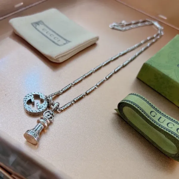 【2026】【GUCCI】ネックレス、新しいネックレス万能シンプルファッションオーナメント 【2026】【GUCCI】ネックレス、新しいネックレス万能シンプルファッションオーナメント