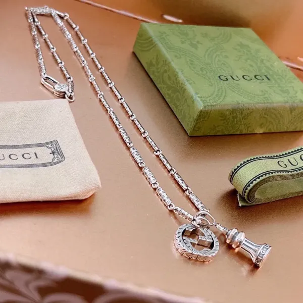 【2026】【GUCCI】ネックレス、新しいネックレス万能シンプルファッションオーナメント 【2026】【GUCCI】ネックレス、新しいネックレス万能シンプルファッションオーナメント