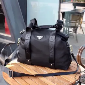 【2026】【PRADA 公式旗艦店】プラダ 旅行かばん 当日出荷 好評に付き再入荷!39*28*10CM 【2026】【PRADA 公式旗艦店】プラダ 旅行かばん 当日出荷 好評に付き再入荷!39*28*10CM