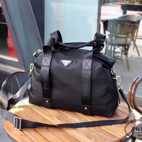 【2026】【PRADA 公式旗艦店】プラダ  旅行かばん  当日出荷 好評に付き再入荷！39*28*10CM