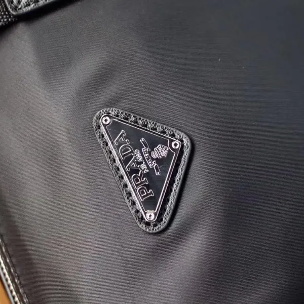 【2026】【PRADA 公式旗艦店】プラダ  旅行かばん  当日出荷 好評に付き再入荷！39*28*10CM