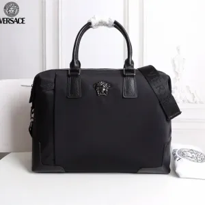 【2026】【VERSACE 公式旗艦店】ヴェルサーチ 旅行かばん 当日出荷 好評に付き再入荷!41*31*13CM 【2026】【VERSACE 公式旗艦店】ヴェルサーチ 旅行かばん 当日出荷 好評に付き再入荷!41*31*13CM