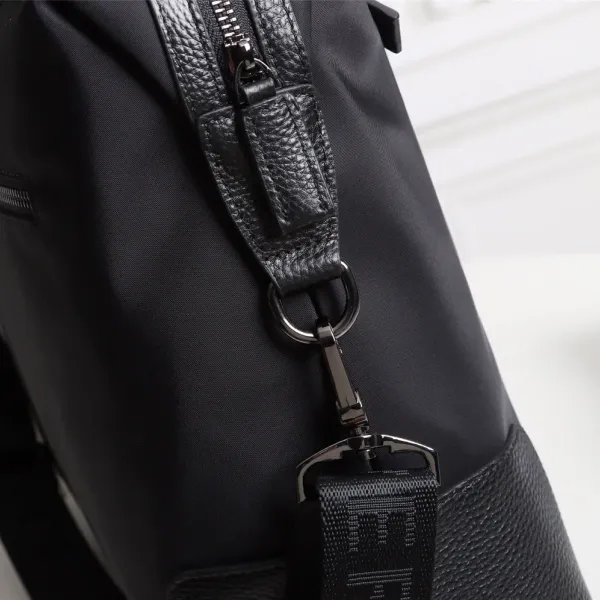 【2026】【VERSACE 公式旗艦店】ヴェルサーチ 旅行かばん 当日出荷 好評に付き再入荷!41*31*13CM 【2026】【VERSACE 公式旗艦店】ヴェルサーチ 旅行かばん 当日出荷 好評に付き再入荷!41*31*13CM