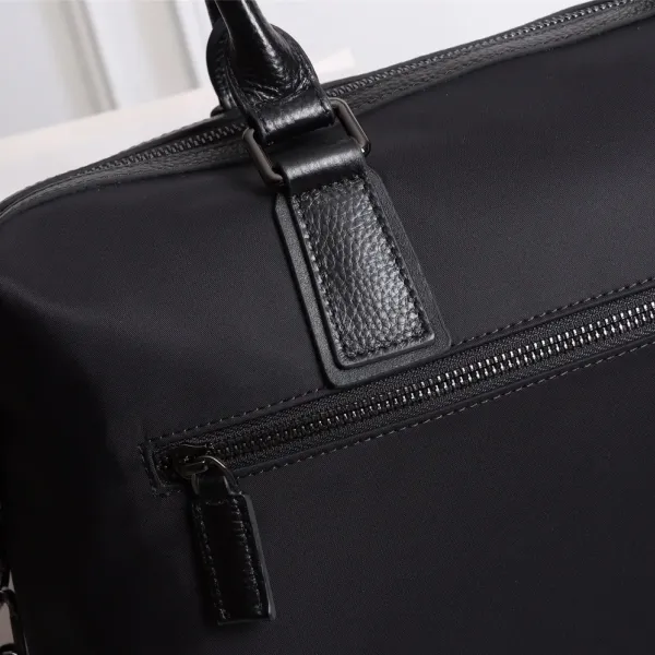 【2026】【VERSACE 公式旗艦店】ヴェルサーチ 旅行かばん 当日出荷 好評に付き再入荷!41*31*13CM 【2026】【VERSACE 公式旗艦店】ヴェルサーチ 旅行かばん 当日出荷 好評に付き再入荷!41*31*13CM