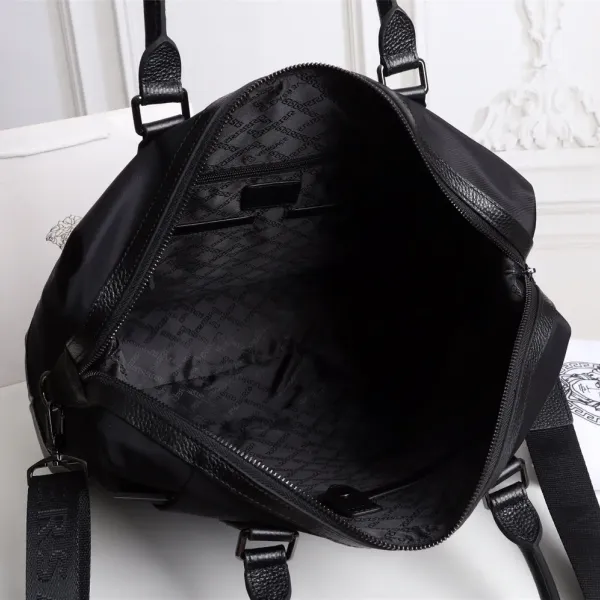 【2026】【VERSACE 公式旗艦店】ヴェルサーチ 旅行かばん 当日出荷 好評に付き再入荷!41*31*13CM 【2026】【VERSACE 公式旗艦店】ヴェルサーチ 旅行かばん 当日出荷 好評に付き再入荷!41*31*13CM