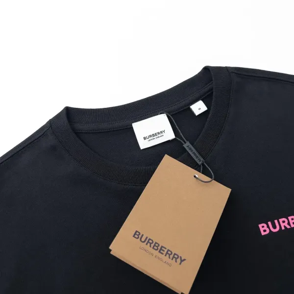 【2026】【BURBERRY 公式旗艦店】バーバリー Tシャツ ご好評に付き再入荷! 【2026】【BURBERRY 公式旗艦店】バーバリー Tシャツ ご好評に付き再入荷!