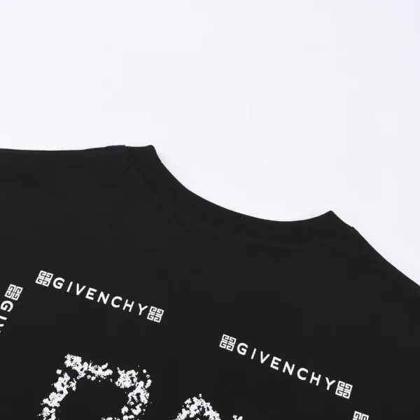 【2026】【GIVENCHY 公式旗艦店】ジバンシー Tシャツ ご好評に付き再入荷! 【2026】【GIVENCHY 公式旗艦店】ジバンシー Tシャツ ご好評に付き再入荷!
