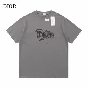 【2026】【DIOR 公式旗艦店】ディオール    Tシャツ ご好評に付き再入荷！