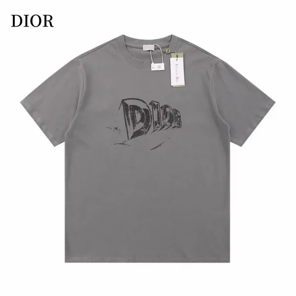 【2026】【DIOR 公式旗艦店】ディオール Tシャツ ご好評に付き再入荷! 【2026】【DIOR 公式旗艦店】ディオール Tシャツ ご好評に付き再入荷!
