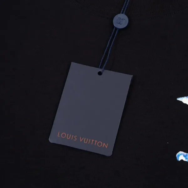 【2026】LV【LOUIS VUITTON 公式旗艦店】 ルイヴィトン Tシャツ ご好評に付き再入荷! 【2026】LV【LOUIS VUITTON 公式旗艦店】 ルイヴィトン Tシャツ ご好評に付き再入荷!