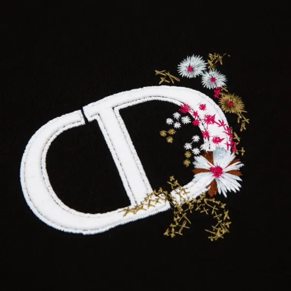 【2026】【DIOR 公式旗艦店】ディオール    Tシャツ ご好評に付き再入荷！
