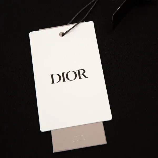 【2026】【DIOR 公式旗艦店】ディオール    Tシャツ ご好評に付き再入荷！