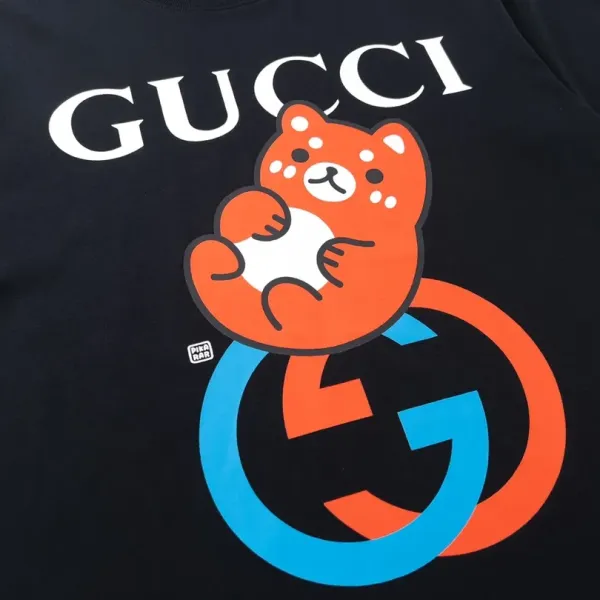 【2026】【GUCCI 公式旗艦店】クッチ Tシャツ ご好評に付き再入荷! 【2026】【GUCCI 公式旗艦店】クッチ Tシャツ ご好評に付き再入荷!
