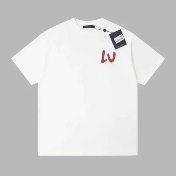 【2026】【LOUIS VUITTON 公式旗艦店】 ルイヴィトン Tシャツ ご好評に付き再入荷! 【2026】【LOUIS VUITTON 公式旗艦店】 ルイヴィトン Tシャツ ご好評に付き再入荷!