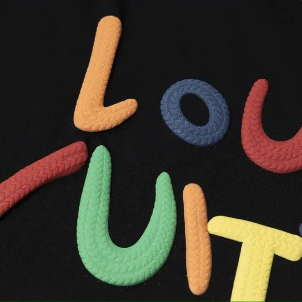 【2026】【LOUIS VUITTON 公式旗艦店】 ルイヴィトン Tシャツ ご好評に付き再入荷! 【2026】【LOUIS VUITTON 公式旗艦店】 ルイヴィトン Tシャツ ご好評に付き再入荷!