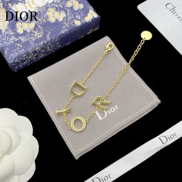 【2026】【DIOR】ブレスレット、ファッションシンプルなスタイル 【2026】【DIOR】ブレスレット、ファッションシンプルなスタイル
