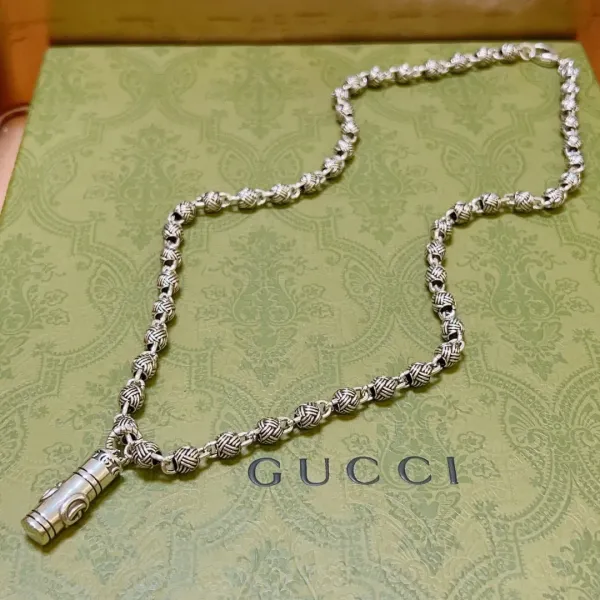 【2026】【GUCCI 】ネックレス、新しいネックレス万能シンプルファッションオーナメント 【2026】【GUCCI 】ネックレス、新しいネックレス万能シンプルファッションオーナメント