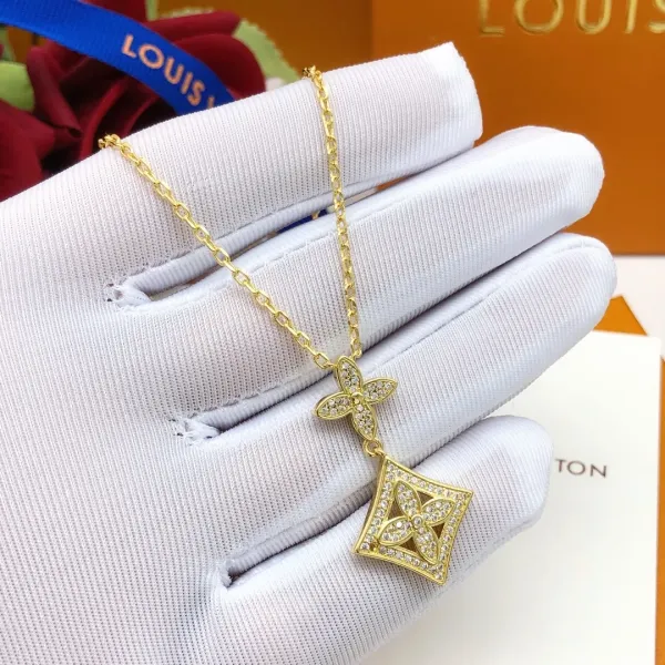 【2026】【LOUIS VUITTON】ネックレス、新しいネックレス万能シンプルファッションオーナメント 【2026】【LOUIS VUITTON】ネックレス、新しいネックレス万能シンプルファッションオーナメント
