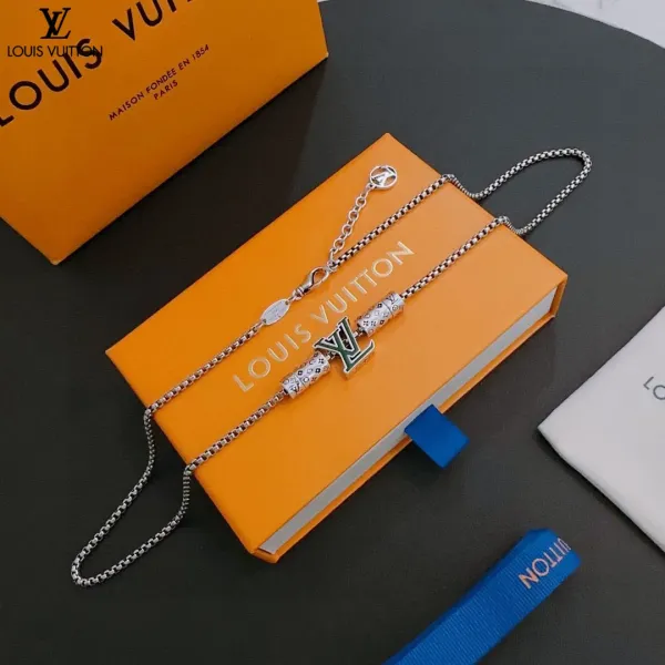 【2026】【LOUIS VUITTON】ネックレス、新しいネックレス万能シンプルファッションオーナメント 【2026】【LOUIS VUITTON】ネックレス、新しいネックレス万能シンプルファッションオーナメント