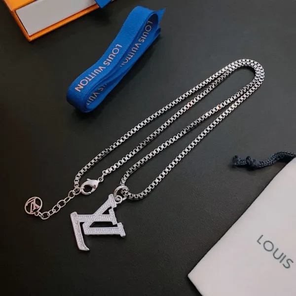 【2026】【LOUIS VUITTON】ネックレス、新しいネックレス万能シンプルファッションオーナメント 【2026】【LOUIS VUITTON】ネックレス、新しいネックレス万能シンプルファッションオーナメント