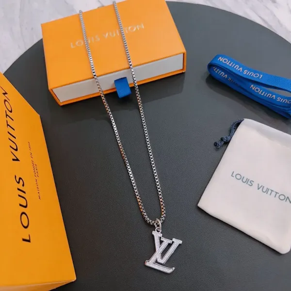 【2026】【LOUIS VUITTON】ネックレス、新しいネックレス万能シンプルファッションオーナメント 【2026】【LOUIS VUITTON】ネックレス、新しいネックレス万能シンプルファッションオーナメント