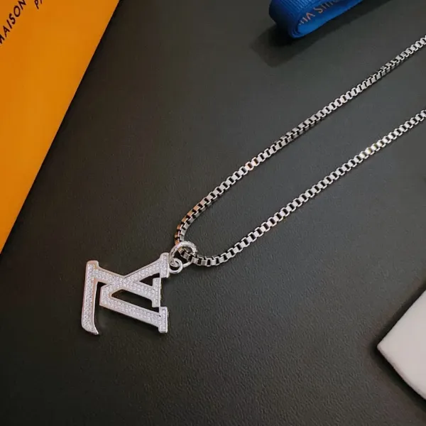 【2026】【LOUIS VUITTON】ネックレス、新しいネックレス万能シンプルファッションオーナメント 【2026】【LOUIS VUITTON】ネックレス、新しいネックレス万能シンプルファッションオーナメント