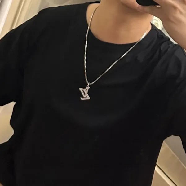 【2026】【LOUIS VUITTON】ネックレス、新しいネックレス万能シンプルファッションオーナメント 【2026】【LOUIS VUITTON】ネックレス、新しいネックレス万能シンプルファッションオーナメント