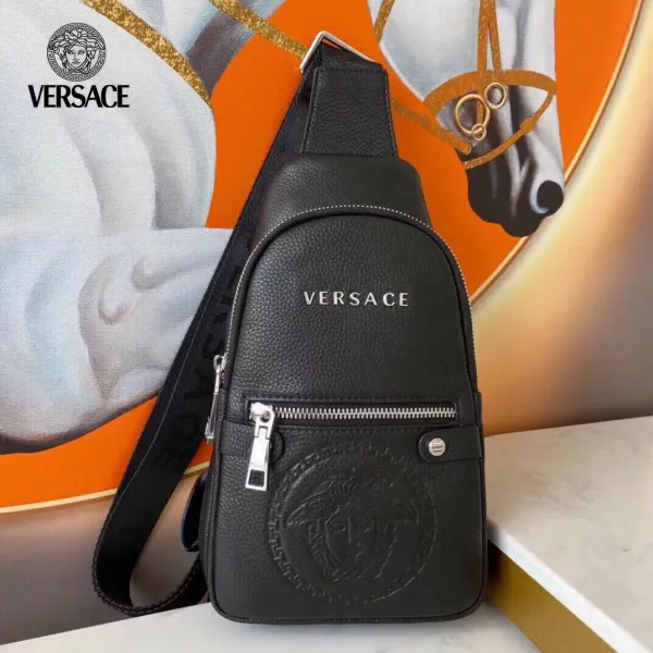 【2026】【VERSACE 公式 旗艦店】ヴェルサーチ 胸ポケット当日出荷 好評に付き再入荷!29*16*6CM 【2026】【VERSACE 公式 旗艦店】ヴェルサーチ 胸ポケット当日出荷 好評に付き再入荷!29*16*6CM