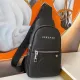 【2026】【VERSACE 公式 旗艦店】ヴェルサーチ 胸ポケット当日出荷 好評に付き再入荷!29*16*6CM 【2026】【VERSACE 公式 旗艦店】ヴェルサーチ 胸ポケット当日出荷 好評に付き再入荷!29*16*6CM