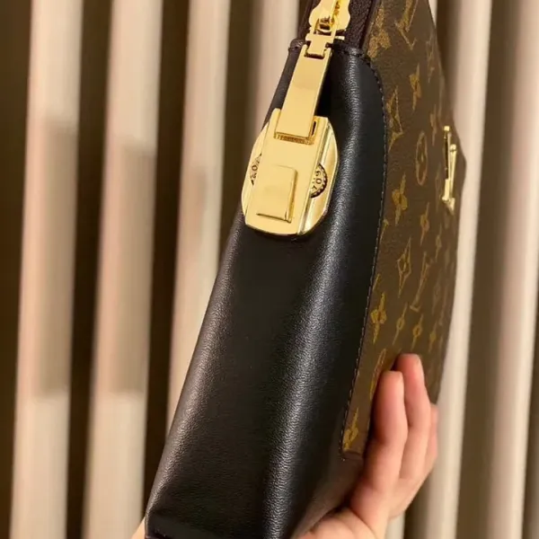 【2026】【LOUIS VUITTON  公式旗艦店】ルイヴィトン  クラッチバッグ  当日出荷 好評に付き再入荷！29*19*4CM