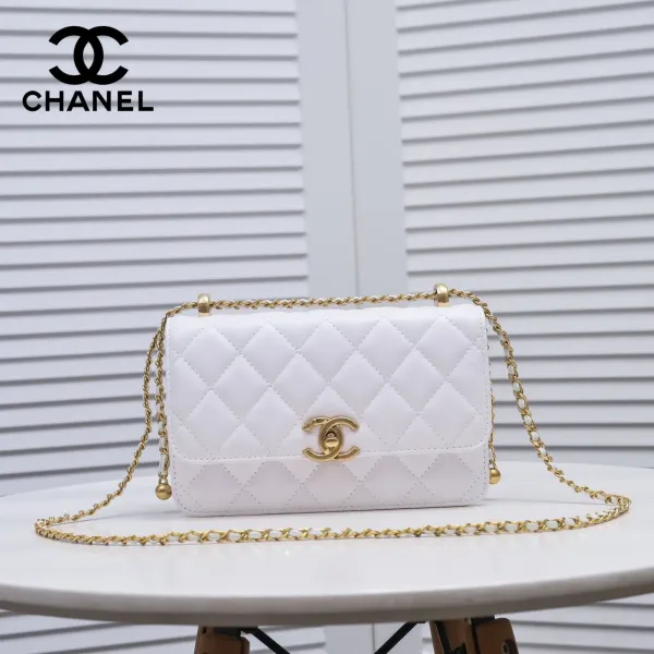 【2026】【CHANEL 公式旗艦店】シャネル ショルダーバッグ 当日出荷 好評に付き再入荷!23*14*8CM 【2026】【CHANEL 公式旗艦店】シャネル ショルダーバッグ 当日出荷 好評に付き再入荷!23*14*8CM