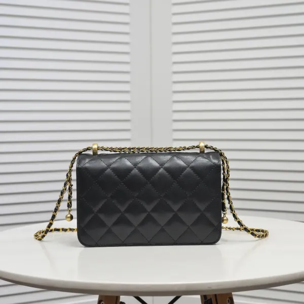 【2026】【CHANEL 公式旗艦店】シャネル ショルダーバッグ 当日出荷 好評に付き再入荷!23*14*8CM 【2026】【CHANEL 公式旗艦店】シャネル ショルダーバッグ 当日出荷 好評に付き再入荷!23*14*8CM