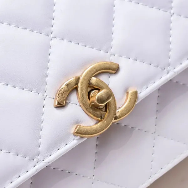 【2026】【CHANEL 公式旗艦店】シャネル ショルダーバッグ 当日出荷 好評に付き再入荷!23*14*8CM 【2026】【CHANEL 公式旗艦店】シャネル ショルダーバッグ 当日出荷 好評に付き再入荷!23*14*8CM