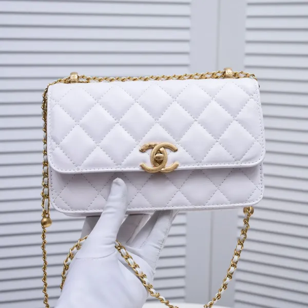 【2026】【CHANEL 公式旗艦店】シャネル ショルダーバッグ 当日出荷 好評に付き再入荷!23*14*8CM 【2026】【CHANEL 公式旗艦店】シャネル ショルダーバッグ 当日出荷 好評に付き再入荷!23*14*8CM