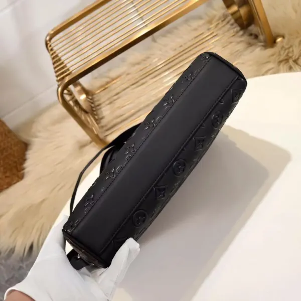 【2026】【LOUIS VUITTON  公式旗艦店】ルイヴィトン   ショルダーバッグ 当日出荷 好評に付き再入荷！25*28*5cm