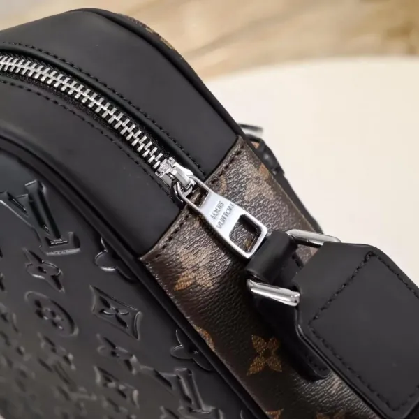 【2026】【LOUIS VUITTON  公式旗艦店】ルイヴィトン   ショルダーバッグ 当日出荷 好評に付き再入荷！25*28*5cm