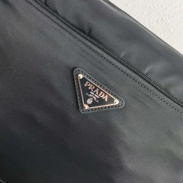 【2026】【PRADA 公式 旗艦店】プラダ ショルダーバッグ 当日出荷 好評に付き再入荷!31*23*9CM 【2026】【PRADA 公式 旗艦店】プラダ ショルダーバッグ 当日出荷 好評に付き再入荷!31*23*9CM