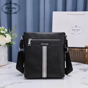 【2026】【PRADA 公式 旗艦店】プラダ ショルダーバッグ 当日出荷 好評に付き再入荷!23*27*5CM 【2026】【PRADA 公式 旗艦店】プラダ ショルダーバッグ 当日出荷 好評に付き再入荷!23*27*5CM