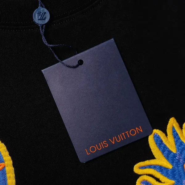 【2026】【LOUIS VUITTON 公式旗艦店】ルイヴィトン  Tシャツ   ご好評に付き再入荷！
