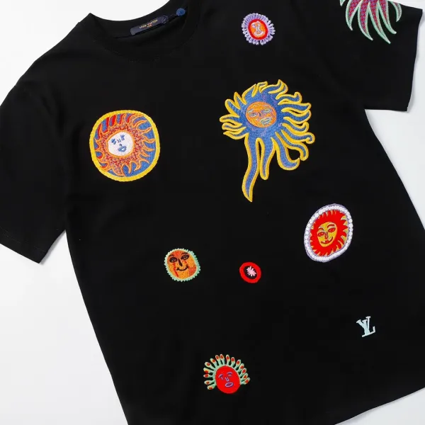 【2026】【LOUIS VUITTON 公式旗艦店】ルイヴィトン  Tシャツ   ご好評に付き再入荷！