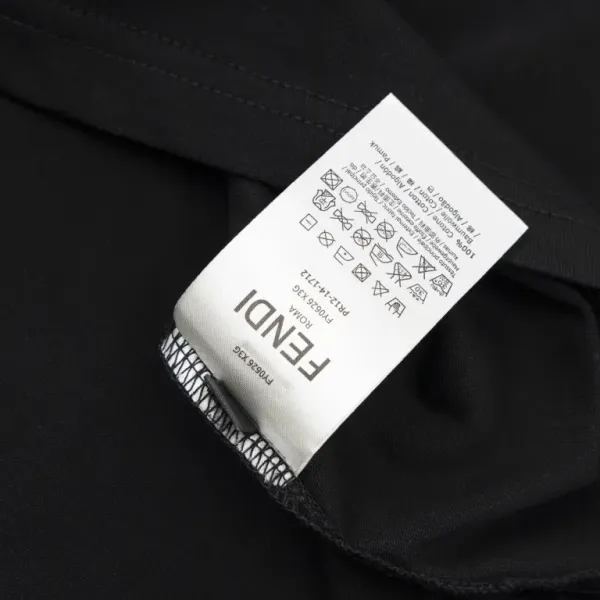 【2026】【FENDI  公式旗艦店】フェンディ   Tシャツご好評に付き再入荷！